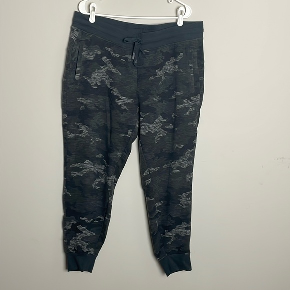 Athletic Works Black & Gray Camouflage Joggers- Front pockets- XXL (20) - Picture 1 of 10